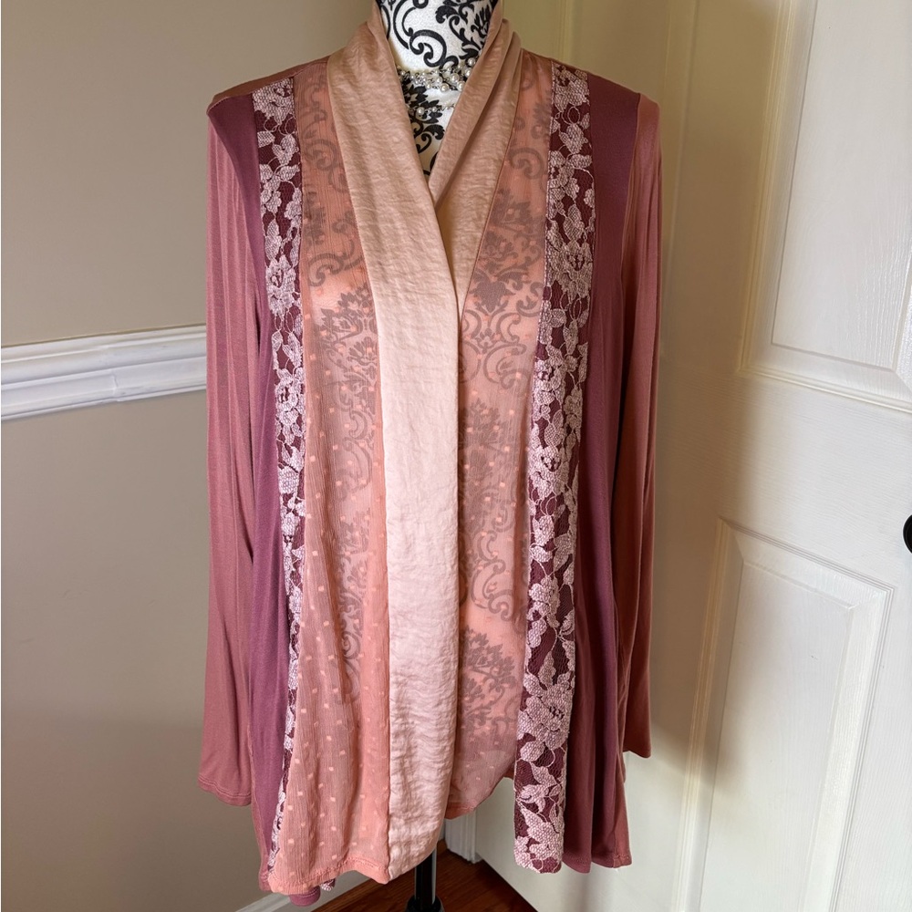 LOGO Lori Goldstein Top Womens
Salmon Pink Satin & Lace Trim Open
Front Flowy Lg